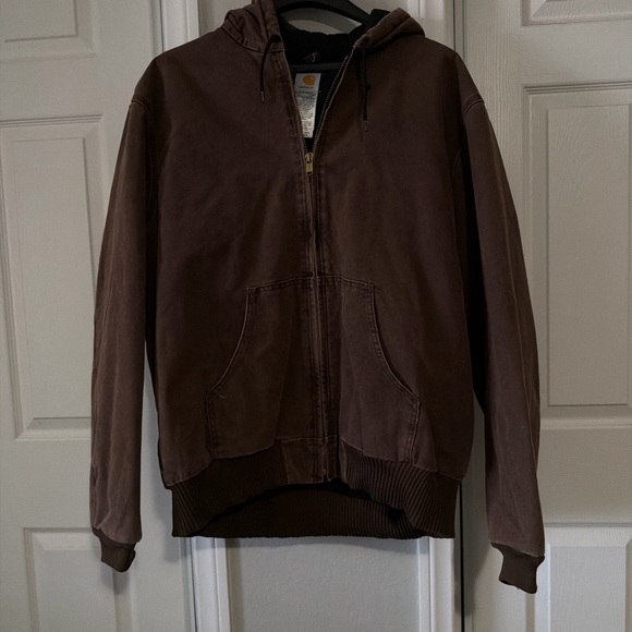 Carhartt hooded duck canvas jacket in brown. Soft quilted insulated lining. - Picture 2 of 5